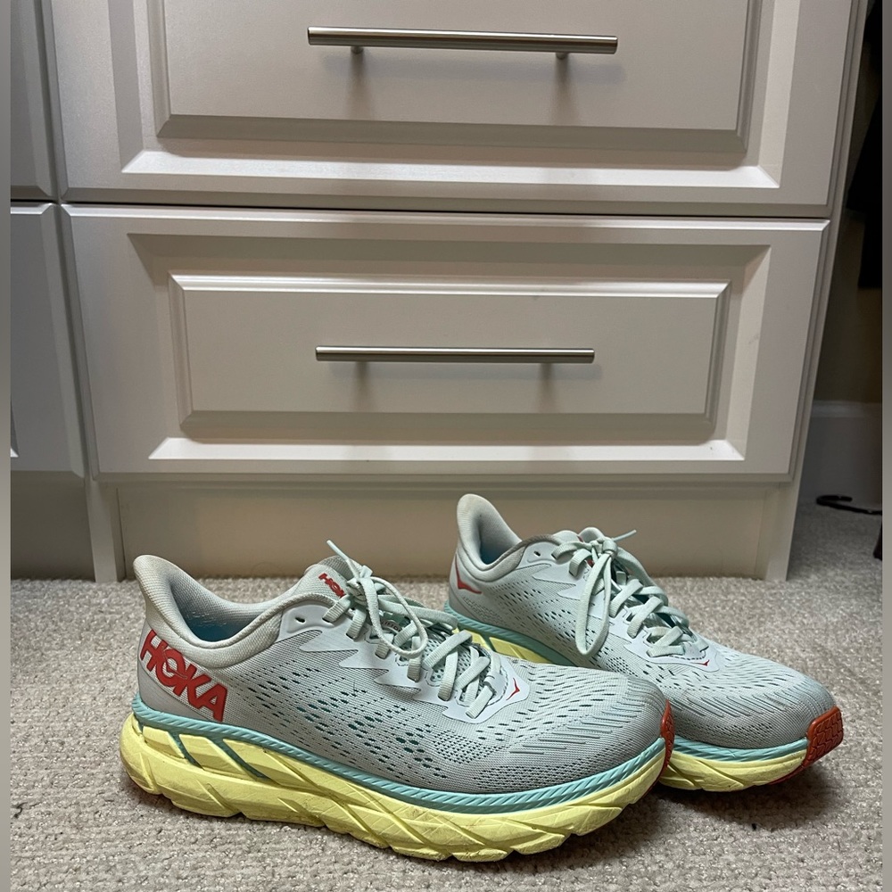 Clifton Hokas Size 10